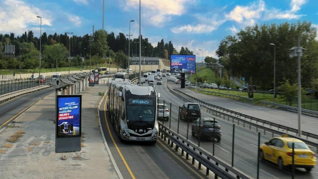 İEET ve metro, AKP'nin Atatürk Havalimanı'ndaki buluşması için pazar gününe ek sefer koydu