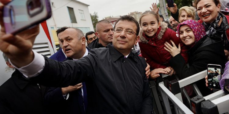 İmamoğlu, seçim çalışması yapan bakanlara seslendi: Sizin başka işiniz yok mu?