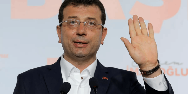 İmamoğlu'ndan Kent Lokantalarını hedef alan Kurum'a yanıt: Vatandaşlarımız spor olsun diye mi o kuyruğa giriyor? özür dile!