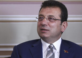 İmamoğlu'ndan Ulaştırma Bakanlığı'na: 'Hangi çılgın bana zincir vuracakmış şaşarız be kardeşim'