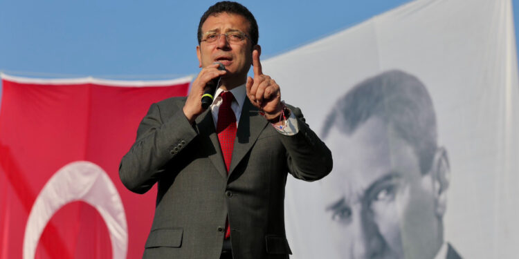 İmamoğlu'nun ekibi sonuçtan emin: Masadaki anketlerden 'spoiler' geldi