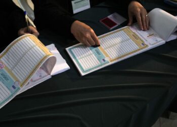 İran'da parlamento seçimleri: Rekor düşük katılımın ardından sertlik yanlısı muhafazakarlar önde