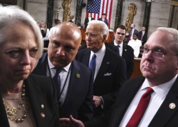 İsrail'i uyaran ABD Başkanı Biden, insani yardım için Gazze sahiline liman kurulacağını duyurdu