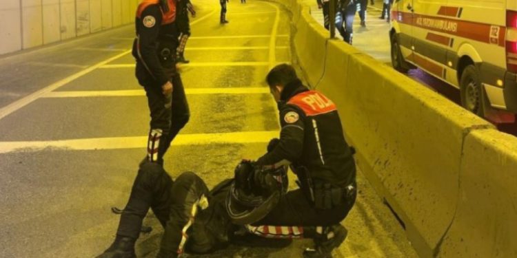 İstanbul’da motosikletli polisler kaza yaptı: 1 şehit