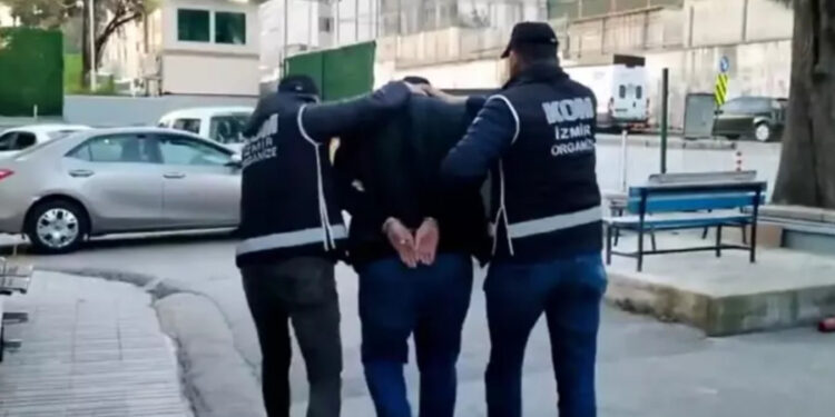 İzmir merkezli 3 ilde ‘Mahzen-13’ operasyonu: İki çete çökertildi