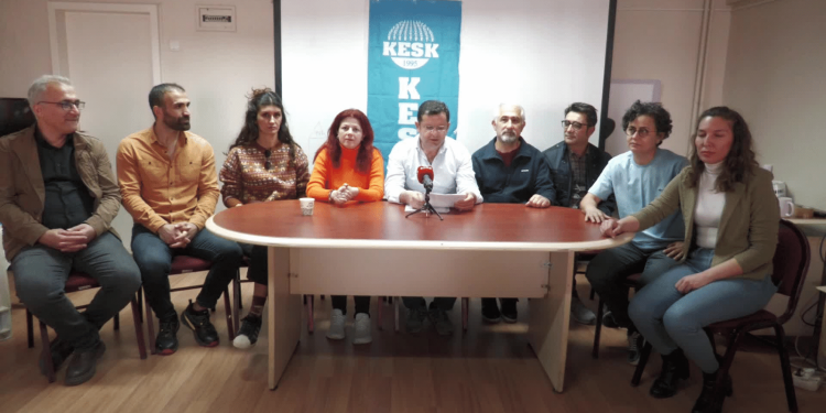 KESK, okullardaki seçim propagandasına tepki gösterdi