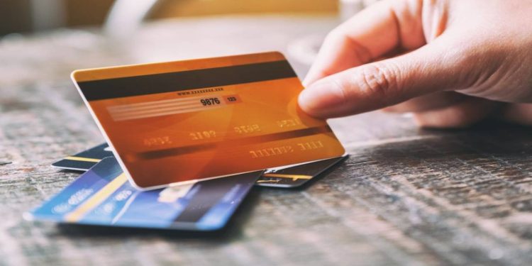 Kamu bankalarından 'taksit' kararı: Giyim, market, elektronik harcamalarında...