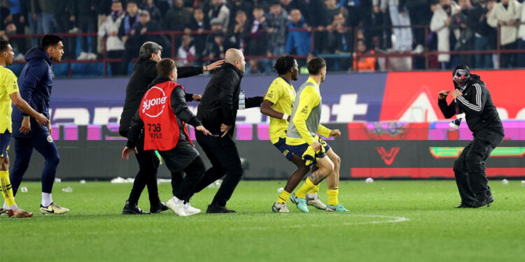 Kaos gecesi dünya basınında geniş yankı uyandırdı