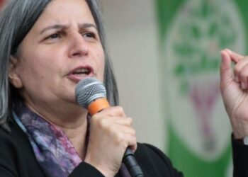 Kışanak: İkiz adaylar vaatlerini sıraladıkça batıyor