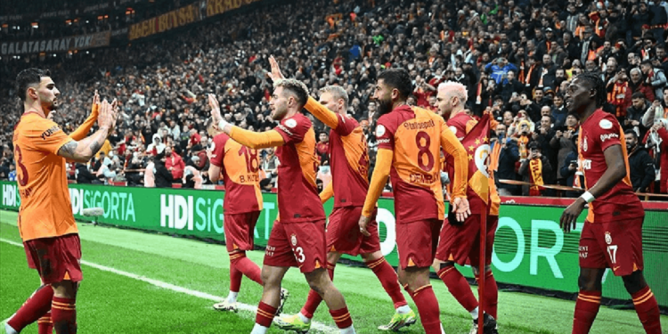 Lider Galatasaray Kasımpaşa'ya konuk olacak: Bileği 17 maçtır bükülmüyor