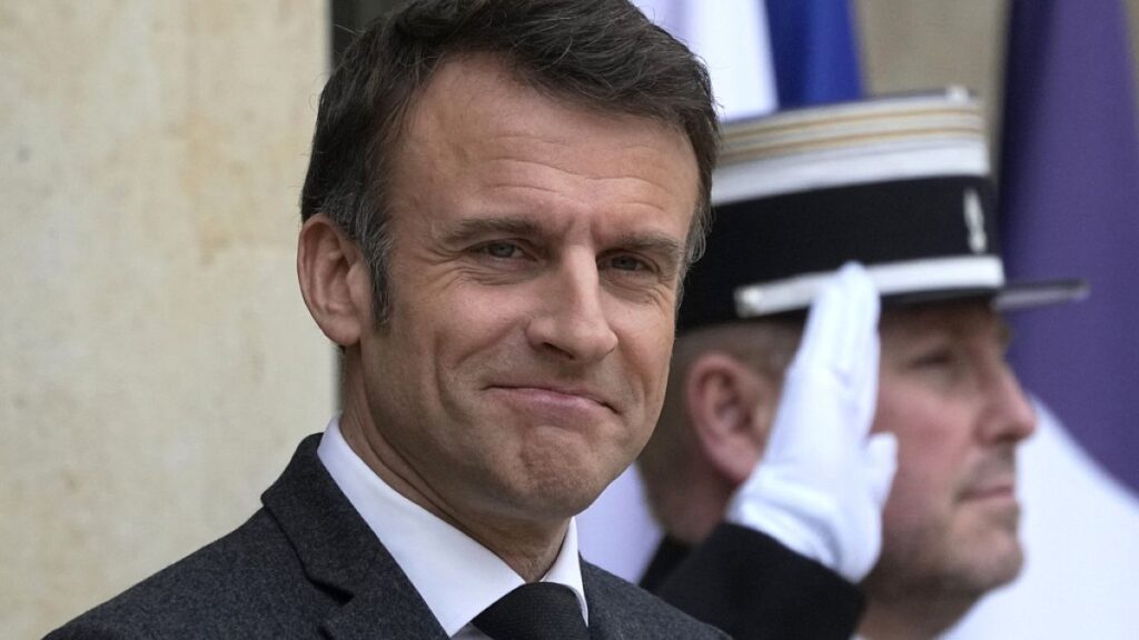 Macron: Batı, 'bir noktada' Ukrayna'da Rusya'ya karşı operasyonlar yapmak zorunda kalacak