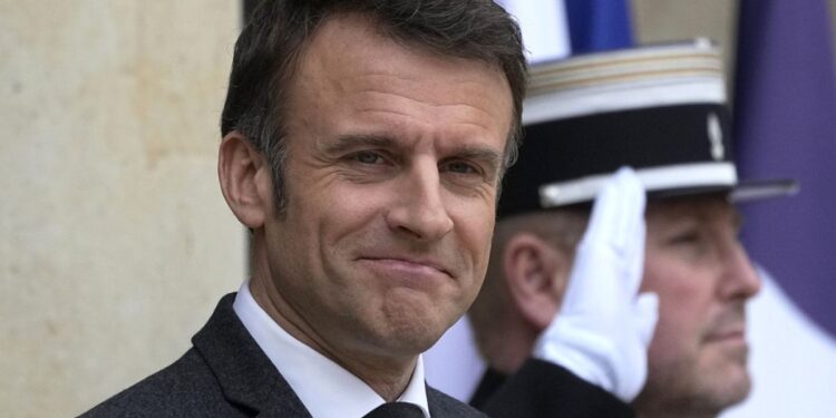 Macron: Batı, 'bir noktada' Ukrayna'da Rusya'ya karşı operasyonlar yapmak zorunda kalacak