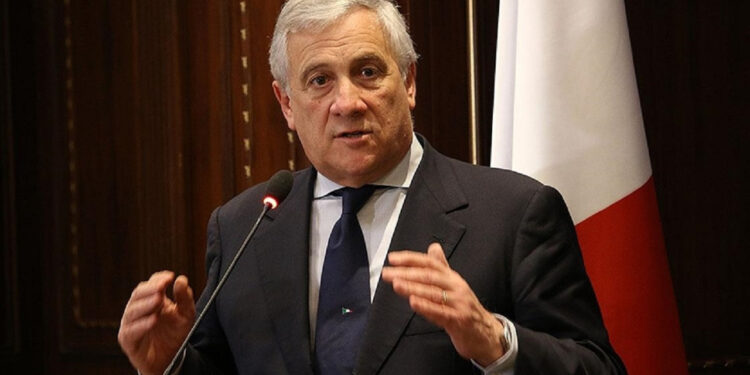 Macron'un "NATO Ukrayna'ya birlik gönderebilir' ifadelerine İtalya'dan tepki: '3. Dünya Savaşı'nın çıkması riski anlamına gelir'