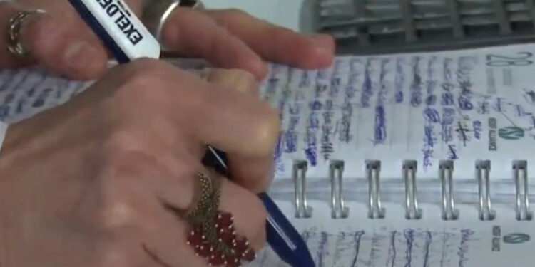 Mansur Yavaş, eczanelerdeki veresiye defterlerindeki borçları kapattı