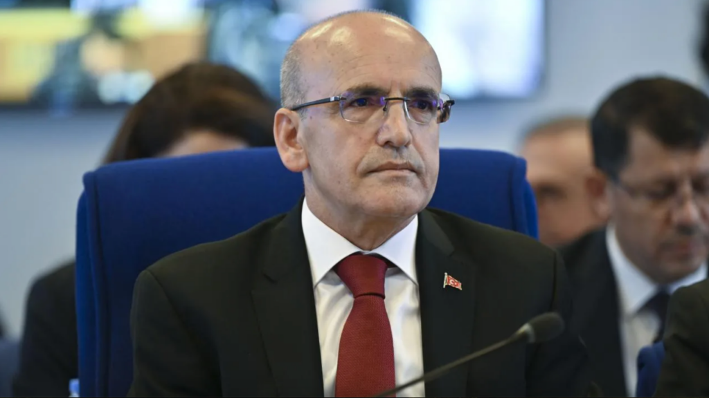 Mehmet Şimşek 'Zorlanacaksınız, benden bir şey istemeyin; ben kötü adam olmaya razıyım, kabinedekiler de öyle görüyor' demiş