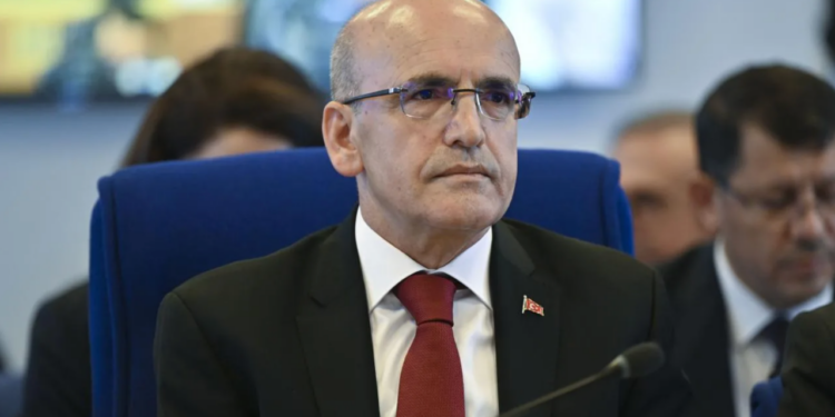 Mehmet Şimşek 'Zorlanacaksınız, benden bir şey istemeyin; ben kötü adam olmaya razıyım, kabinedekiler de öyle görüyor' demiş