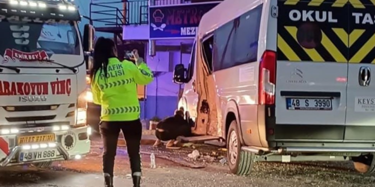 Muğla'da feci kaza: 28 kişi yaralandı