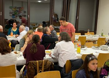 Mülteci aileler boş durmuyor; İsviçre’nin Granichen kasabasında iftar yemeği
