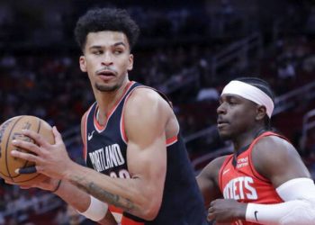 NBA'de Houston Rockets üst üste 10. galibiyetini elde etti