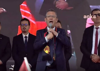 Özel'den CHP'nin reklamını yayınlamayan TRT'ye tepki:  Senin de sana o talimatı verenin de bunu burnundan fitil fitil getirmezsem...