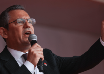 Özgür Özel, Eskişehir'de konuştu: 'Kadın erkek eşitliği adına biz buradayız'