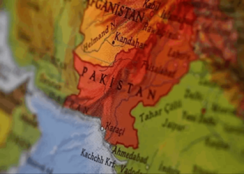 Pakistan Afganistan'ı vurdu: Ölü ve yaralılar var