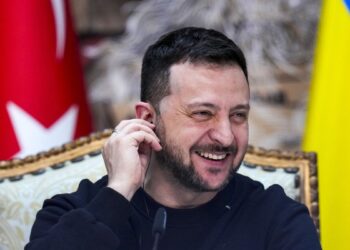 Papa Francis: Ukrayna 'beyaz bayrak' cesaretine sahip olmalı