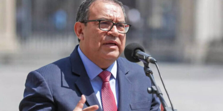 Peru'da Başbakan Otarola, istifa etti