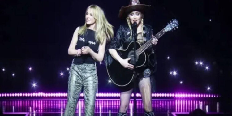 Popun iki devi aynı sahnede: Madanno ve Kylie Minogue düet yaptı