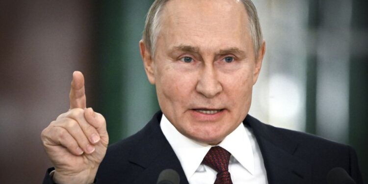 Putin: Rusya nükleer savaş için hazır, ABD'nin Ukrayna'ya asker göndermesini müdahale sayarız