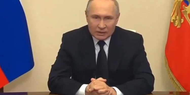 Putin: ‘Teröristlerin arkasında duran herkesi tespit edip cezalandıracağız’