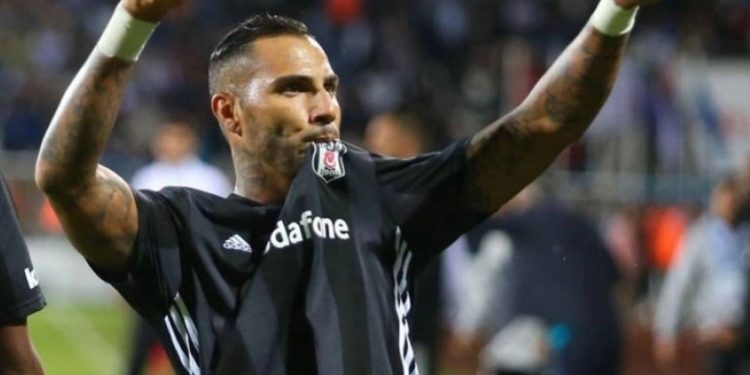Quaresma'dan emeklilik açıklaması: Q7 futbolu Beşiktaş'ta bırakabilir mi?