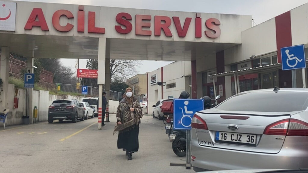 Şehir dışından kızıyla görüşmek için geldi, tartışınca bıçakladı