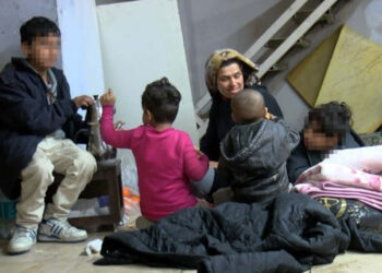 Sultangazi’de Suriyeli hamile kadın 5 çocuğuyla sokağa atıldı
