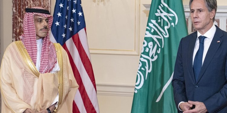 Suudi Arabistan Dışişleri Bakanı bin Ferhan, ABD'li mevkidaşı Blinken ile Refah'taki durumu görüştü