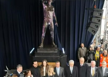 Tartışma yaratmıştı: Eda Erdem'in heykeline ilişkin heykeltraşından açıklama