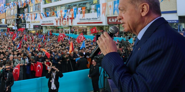Tayyip Erdoğan yine Ekrem İmamoğlu’nu hedef aldı: Ya tatilde, ya Sarıyer’de balıkta