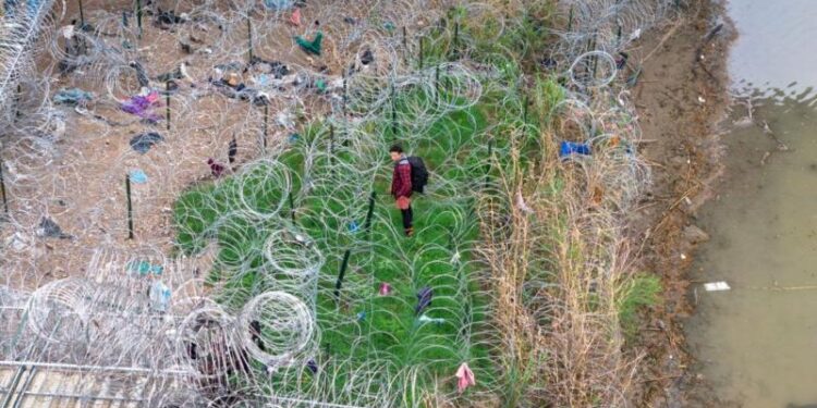 Texas’taki ‘katı göçmen yasası’: ABD Yüksek Mahkemesi yeşil ışık yaktı, Temyiz Mahkemesi askıya aldı