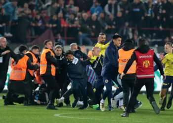 Trabzonspor-Fenerbahçe maçında olay çıkaran 12 kişi yakalandı