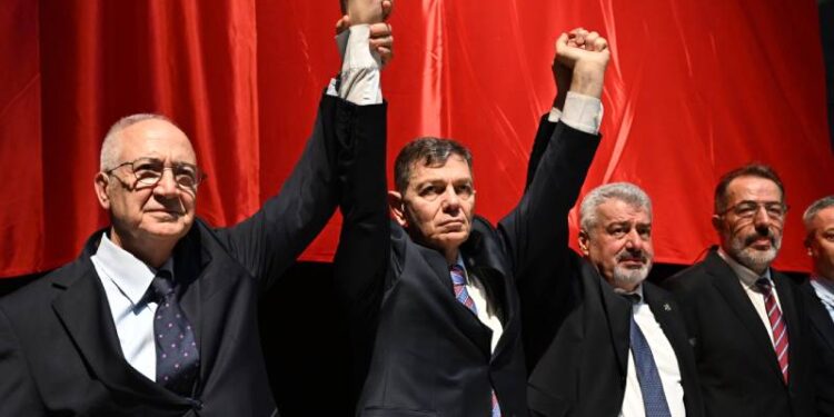 Trabzonspor’da yeni divan başkanı Mahmut Ören oldu