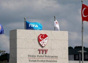 Türk futbolu kaynıyor; TFF’den istifa haberi geldi