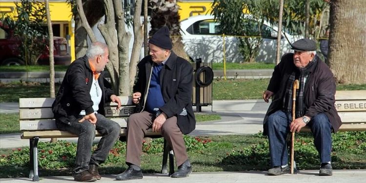 Türkiye'de yaşlıların yoksulluğu yıldan yıla artıyor