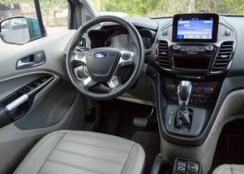 Türkiye’den yasa dışı araç ithalatıyla suçlanan Ford’a 365 milyon dolar ceza