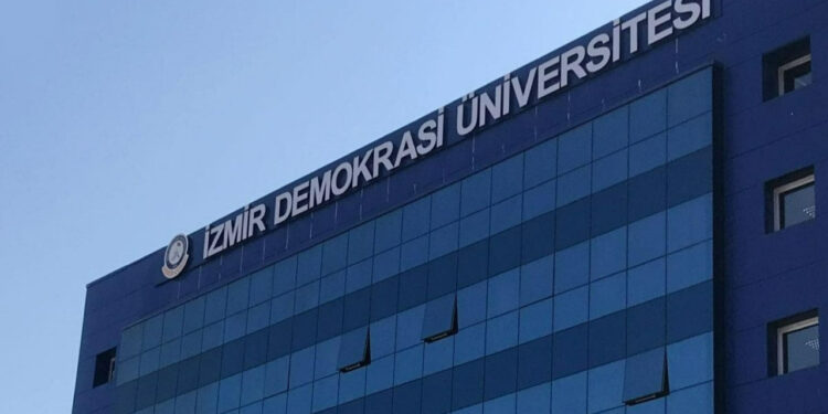 Üniversite rektörü hakkında suç duyurusu