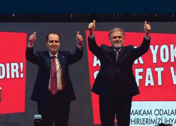 Yeniden Refah'ta neler oluyor? Fatih Erbakan ile Mehmet Altınöz arasında 'adaylıktan çekilme krizi' yaşandığı iddia edildi