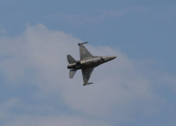 Yunanistan'a ait F-16 uçağı, Ege Denizi'nde düştü