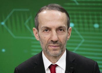 Yeniden Refah, “Murat Kurum’u desteklemek gerekiyor” diyen ismi disipline sevk etti