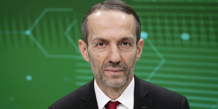 Yeniden Refah, “Murat Kurum’u desteklemek gerekiyor” diyen ismi disipline sevk etti