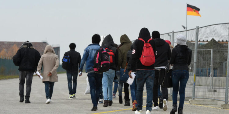 Sığınmacı sorunu: Almanya cazibesini azaltmaya çalışıyor