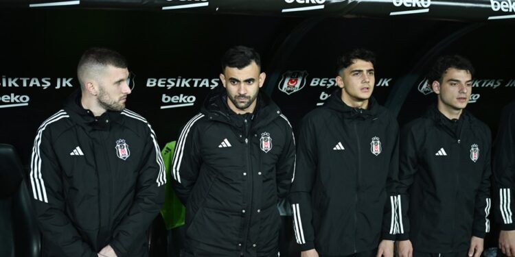 Beşiktaş’ın kadrosu belli oldu: Fernando Santos’tan yıldız futbolcuya kesik
